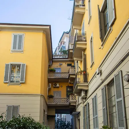 Attico - Terrazza Privata Tra I Navigli Apartamento